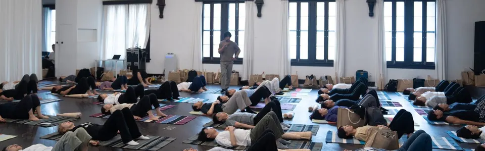 훗날 2023년에는 정동1928 아트센터에서 60명의 참가자와 함께 '움직임을 통한 알아차림' 수업을 진행했습니다.