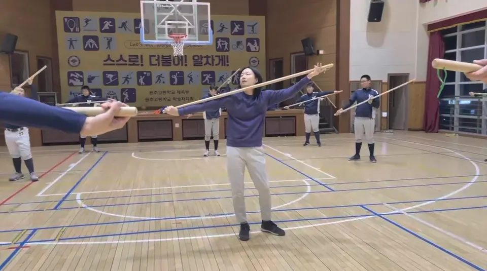 스태프를 통한 알아차림 훈련이 함께 병행되었습니다
