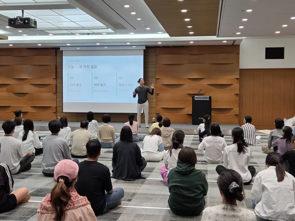 걷기 실습을 단계별로 나누어 교육했습니다