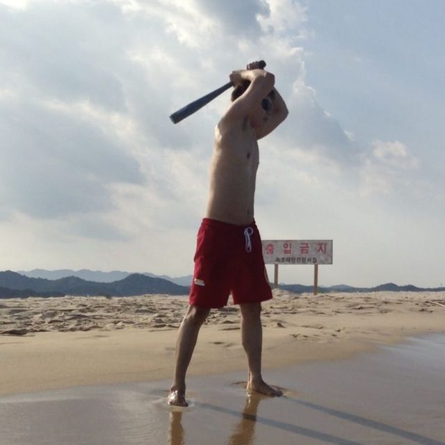 방덕 클럽벨을 휘두르다.