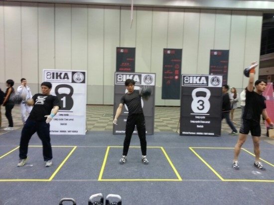 24kg 스내치 경기에 출전했습니다.