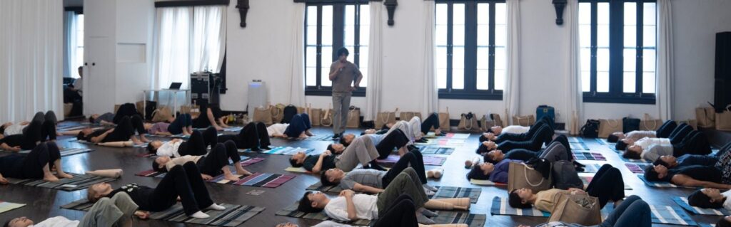 훗날 2023년에는 정동1928 아트센터에서 60명의 참가자와 함께 '움직임을 통한 알아차림' 수업을 진행했습니다.
