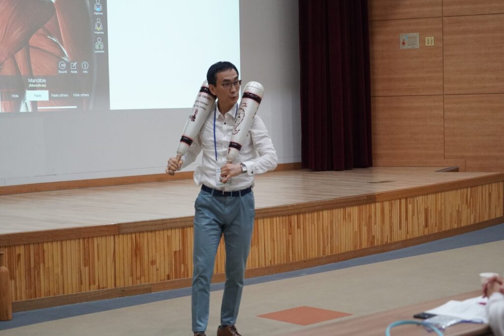 김주환 교수님도 뇌과학적 기반을 들어 고대진자운동을 소개했습니다
