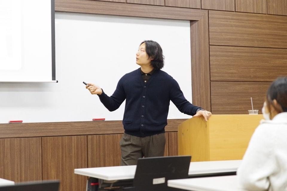 이론교육 1시간을 진행했습니다