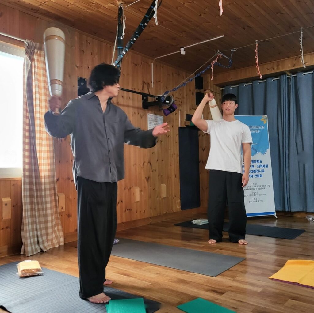 간단한 페르시안밀 시연과 고대진자운동 소개가 있었습니다