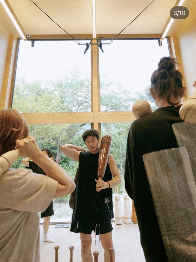 옳고 그름을 판단하지 않고 그저 관찰하면서 마음껏 실수하면서 페르시안밀을 휘둘러 봤습니다